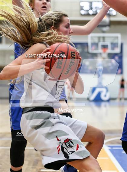 Thumbnail 3 in Fremont vs American Fork (UHSAA 5A Quarterfinal) photogallery.