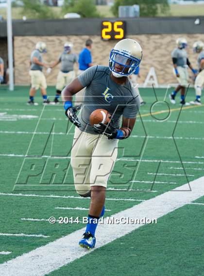 Thumbnail 1 in Rowlett vs Lakeview photogallery.