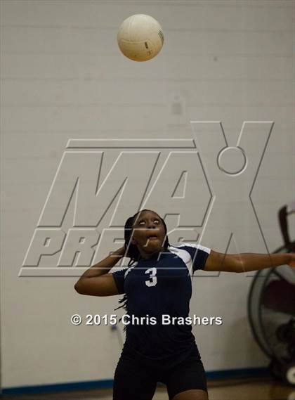 Thumbnail 1 in Sylvan Hills vs. Fair photogallery.
