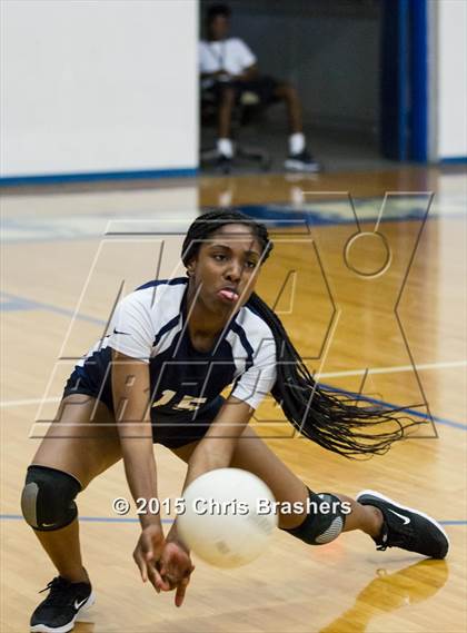 Thumbnail 2 in Sylvan Hills vs. Fair photogallery.