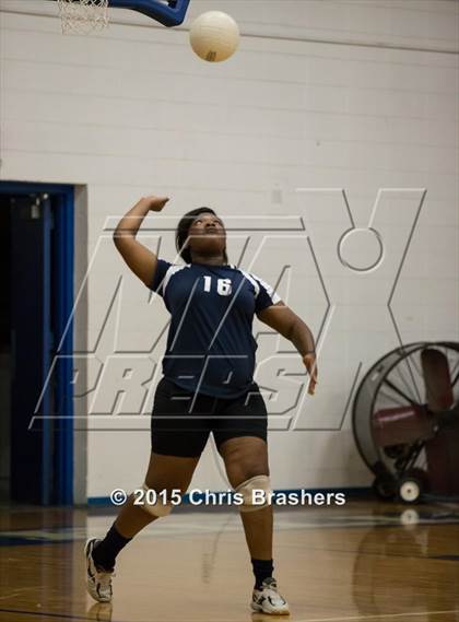 Thumbnail 3 in Sylvan Hills vs. Fair photogallery.
