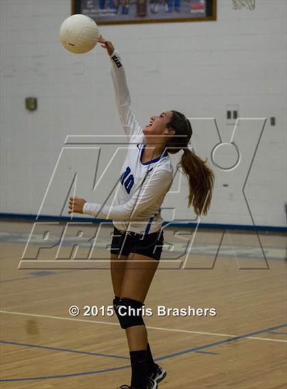 Thumbnail 2 in Sylvan Hills vs. Fair photogallery.