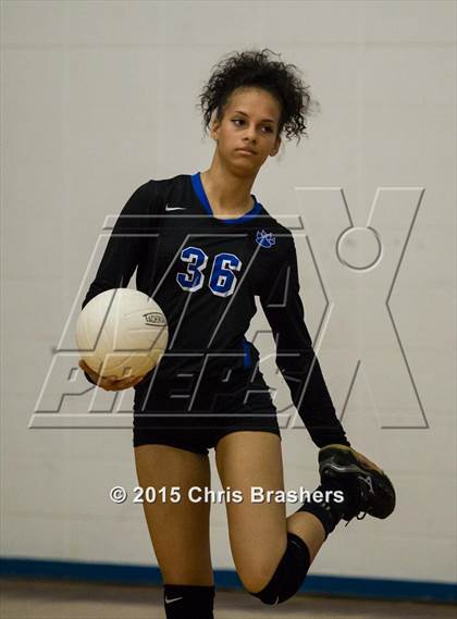 Thumbnail 3 in Sylvan Hills vs. Fair photogallery.