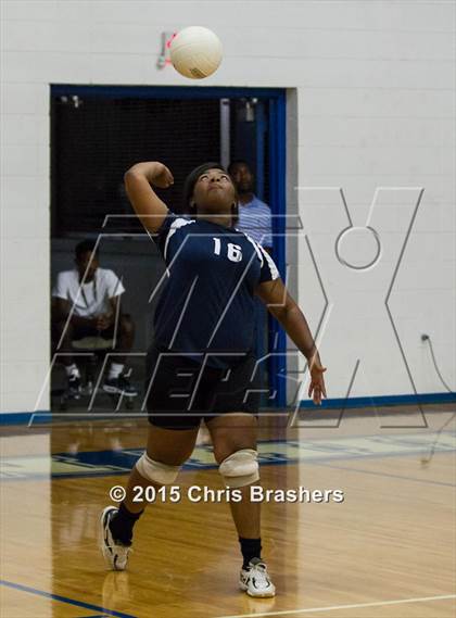 Thumbnail 2 in Sylvan Hills vs. Fair photogallery.