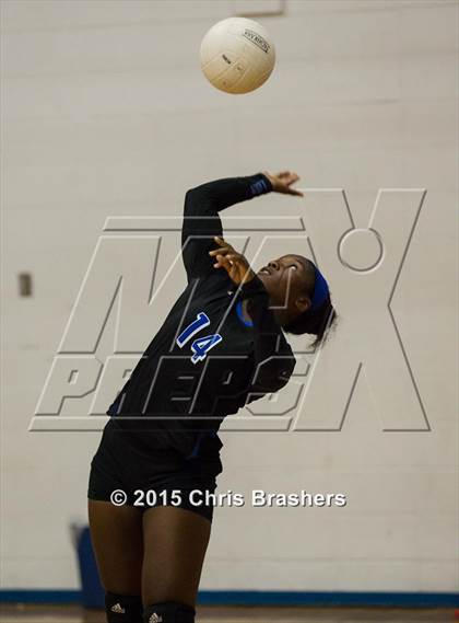 Thumbnail 3 in Sylvan Hills vs. Fair photogallery.