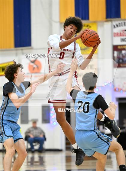 Thumbnail 2 in Clovis North vs. Saint Mary's (Gridley Invitational) photogallery.