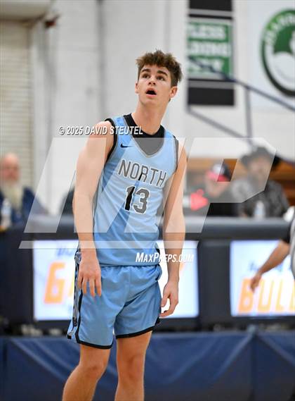 Thumbnail 2 in Clovis North vs. Saint Mary's (Gridley Invitational) photogallery.