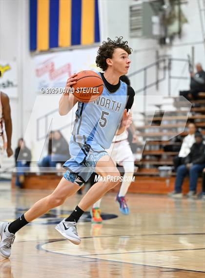 Thumbnail 1 in Clovis North vs. Saint Mary's (Gridley Invitational) photogallery.