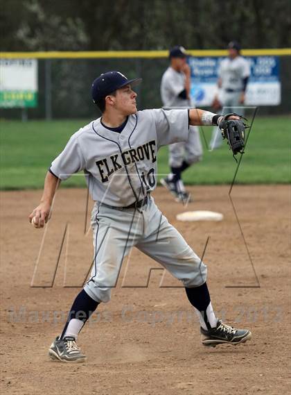 Thumbnail 1 in Elk Grove @ Oak Ridge photogallery.