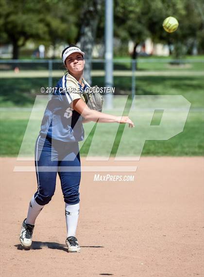 Thumbnail 2 in Dos Pueblos vs. Agoura photogallery.