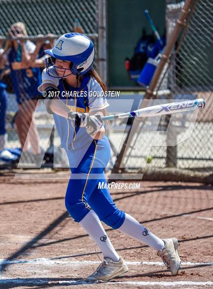 Thumbnail 3 in Dos Pueblos vs. Agoura photogallery.