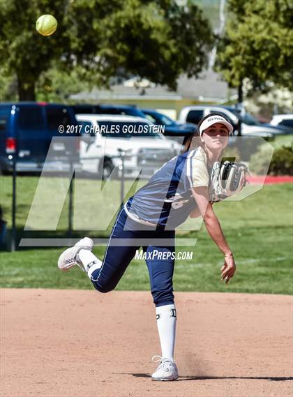 Thumbnail 2 in Dos Pueblos vs. Agoura photogallery.