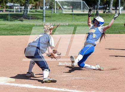 Thumbnail 3 in Dos Pueblos vs. Agoura photogallery.