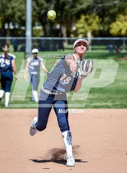Thumbnail 2 in Dos Pueblos vs. Agoura photogallery.