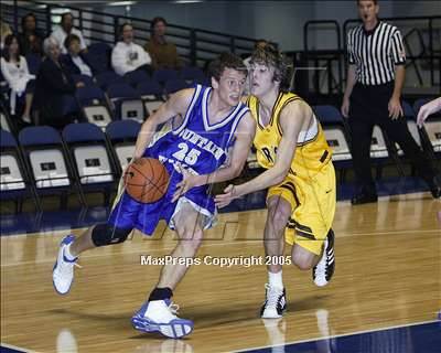 Thumbnail 3 in Crespi vs. Fountain Valley (Nike Extravaganza) photogallery.