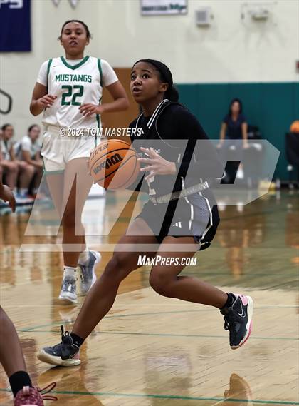 Thumbnail 2 in Myers Park vs. Hickory Ridge photogallery.