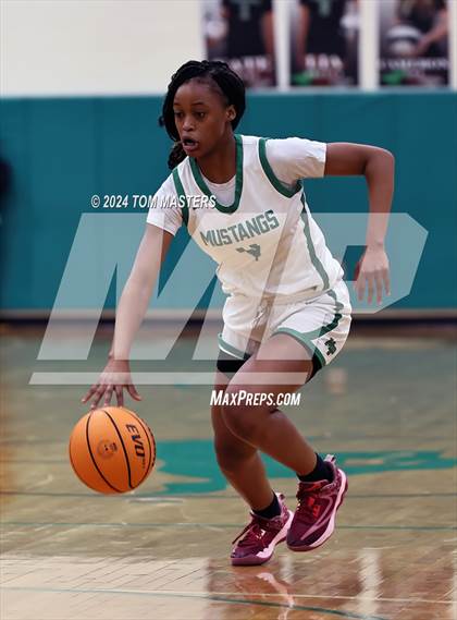 Thumbnail 3 in Myers Park vs. Hickory Ridge photogallery.