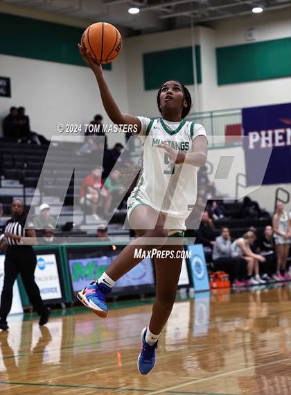 Thumbnail 1 in Myers Park vs. Hickory Ridge photogallery.