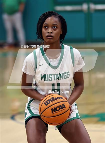 Thumbnail 2 in Myers Park vs. Hickory Ridge photogallery.