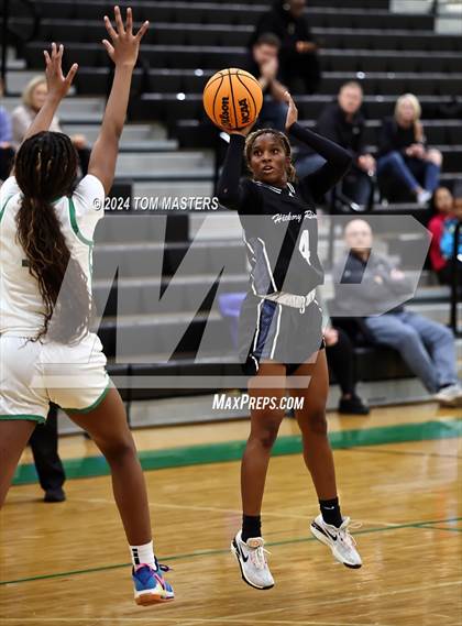 Thumbnail 2 in Myers Park vs. Hickory Ridge photogallery.