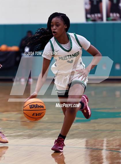 Thumbnail 1 in Myers Park vs. Hickory Ridge photogallery.