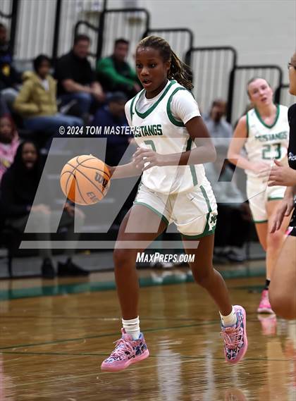 Thumbnail 2 in Myers Park vs. Hickory Ridge photogallery.