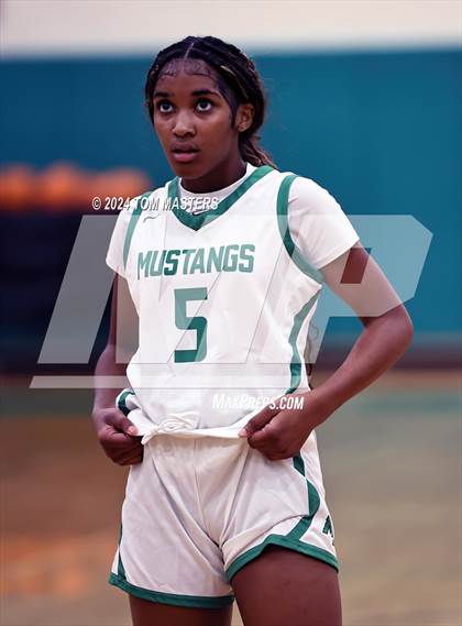 Thumbnail 2 in Myers Park vs. Hickory Ridge photogallery.