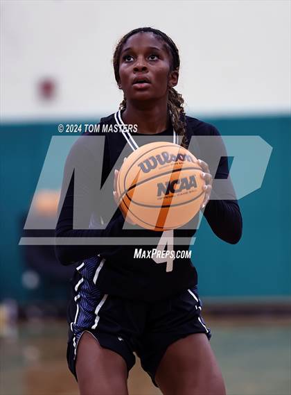 Thumbnail 3 in Myers Park vs. Hickory Ridge photogallery.