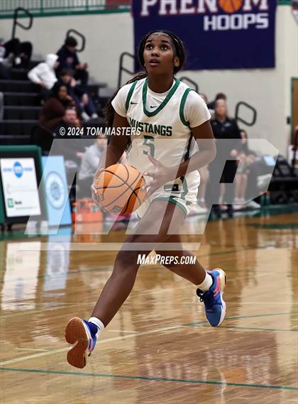 Thumbnail 1 in Myers Park vs. Hickory Ridge photogallery.