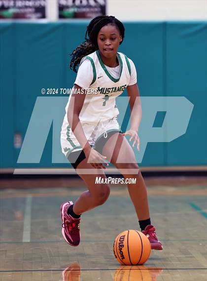 Thumbnail 2 in Myers Park vs. Hickory Ridge photogallery.