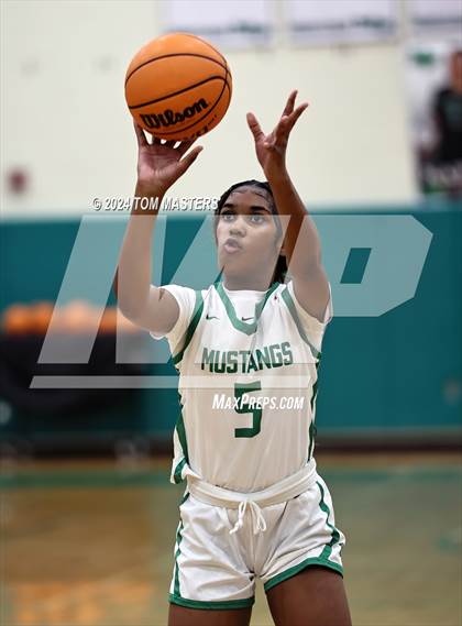 Thumbnail 1 in Myers Park vs. Hickory Ridge photogallery.