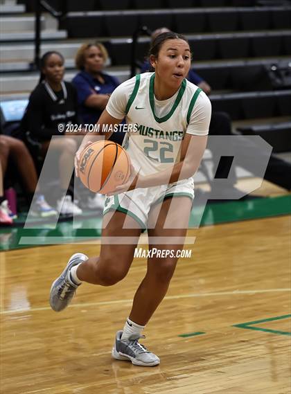 Thumbnail 3 in Myers Park vs. Hickory Ridge photogallery.