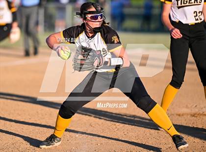 Thumbnail 2 in Blue Mountain @ Northwestern Lehigh (PIAA 4A Semifinal) photogallery.