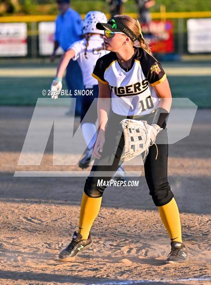 Thumbnail 3 in Blue Mountain @ Northwestern Lehigh (PIAA 4A Semifinal) photogallery.