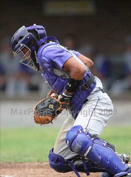 Thumbnail 2 in Holy Cross vs Ellington (CIAC Class M Semifinal) photogallery.