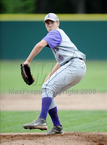 Thumbnail 3 in Holy Cross vs Ellington (CIAC Class M Semifinal) photogallery.