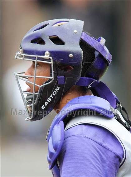 Thumbnail 3 in Holy Cross vs Ellington (CIAC Class M Semifinal) photogallery.
