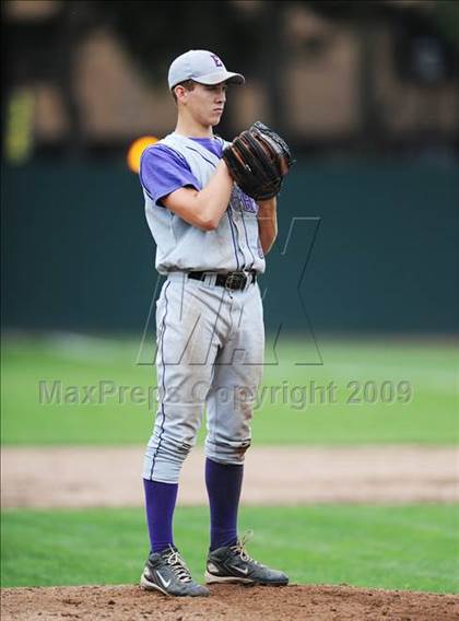 Thumbnail 1 in Holy Cross vs Ellington (CIAC Class M Semifinal) photogallery.