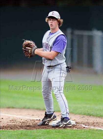 Thumbnail 3 in Holy Cross vs Ellington (CIAC Class M Semifinal) photogallery.
