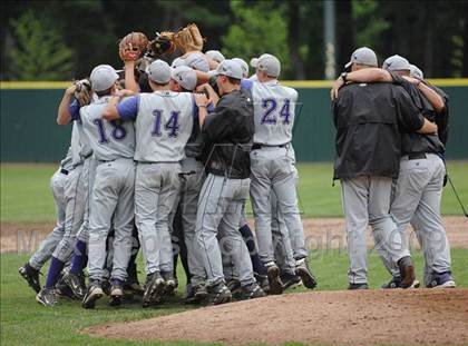 Thumbnail 3 in Holy Cross vs Ellington (CIAC Class M Semifinal) photogallery.
