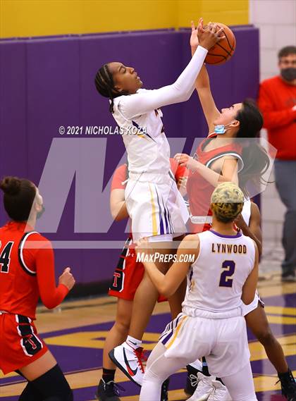 Thumbnail 3 in Troy vs. Lynwood photogallery.