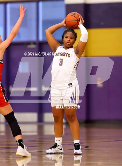 Thumbnail 3 in Troy vs. Lynwood photogallery.