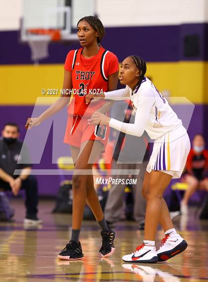 Thumbnail 2 in Troy vs. Lynwood photogallery.