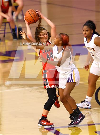 Thumbnail 3 in Troy vs. Lynwood photogallery.