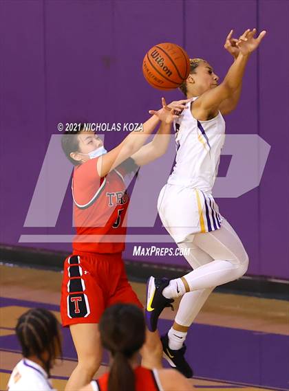 Thumbnail 3 in Troy vs. Lynwood photogallery.