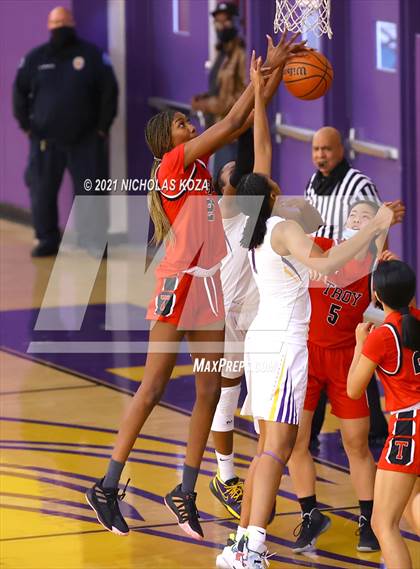 Thumbnail 1 in Troy vs. Lynwood photogallery.