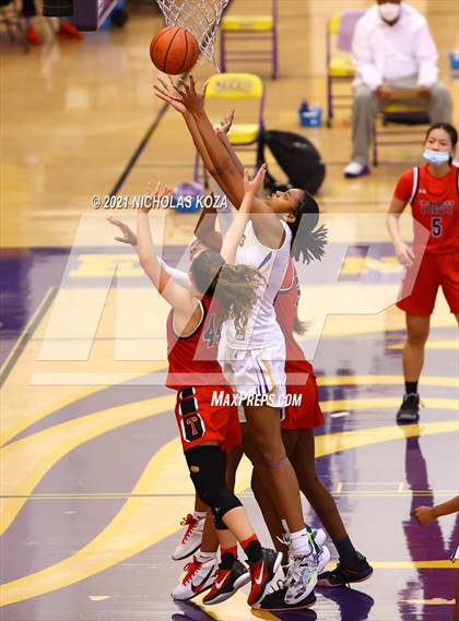 Thumbnail 3 in Troy vs. Lynwood photogallery.