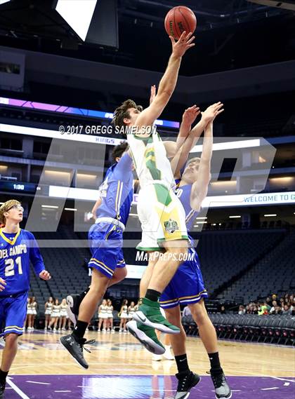 Thumbnail 3 in Rio Americano vs. Del Campo photogallery.