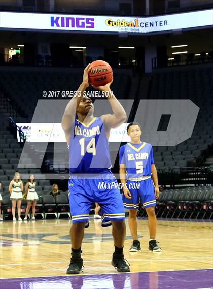 Thumbnail 2 in Rio Americano vs. Del Campo photogallery.