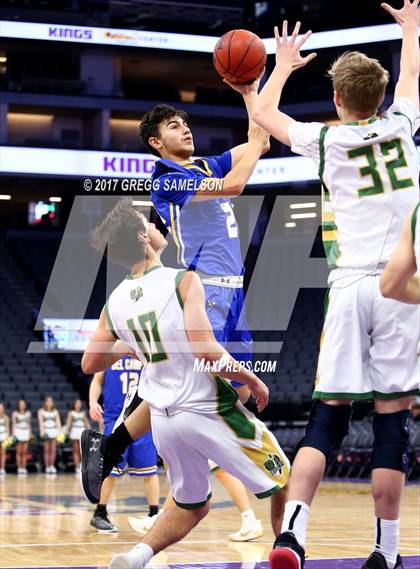 Thumbnail 2 in Rio Americano vs. Del Campo photogallery.